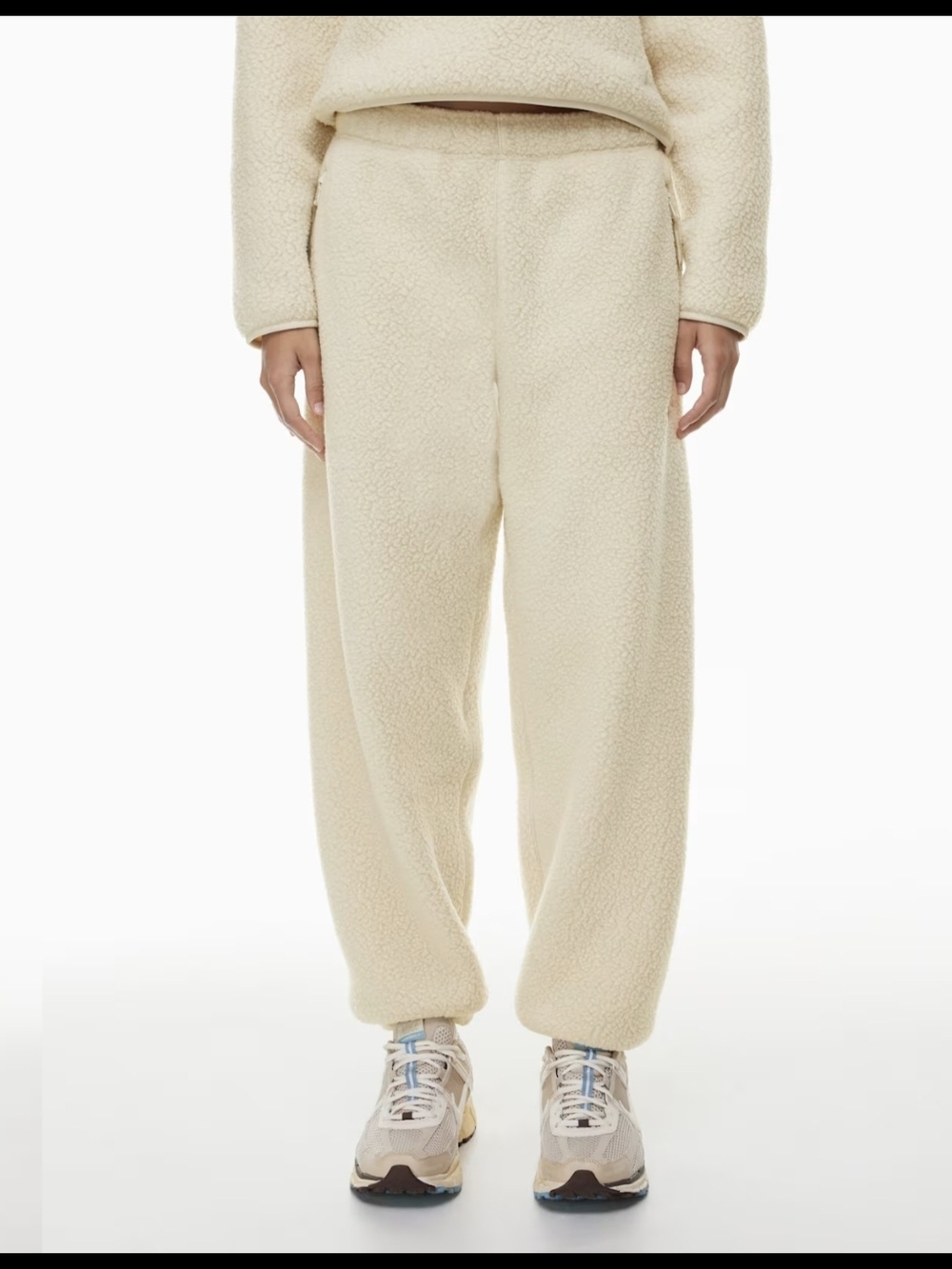 NWOT ARITZIA Tna Bigfoot Polar Park Pants